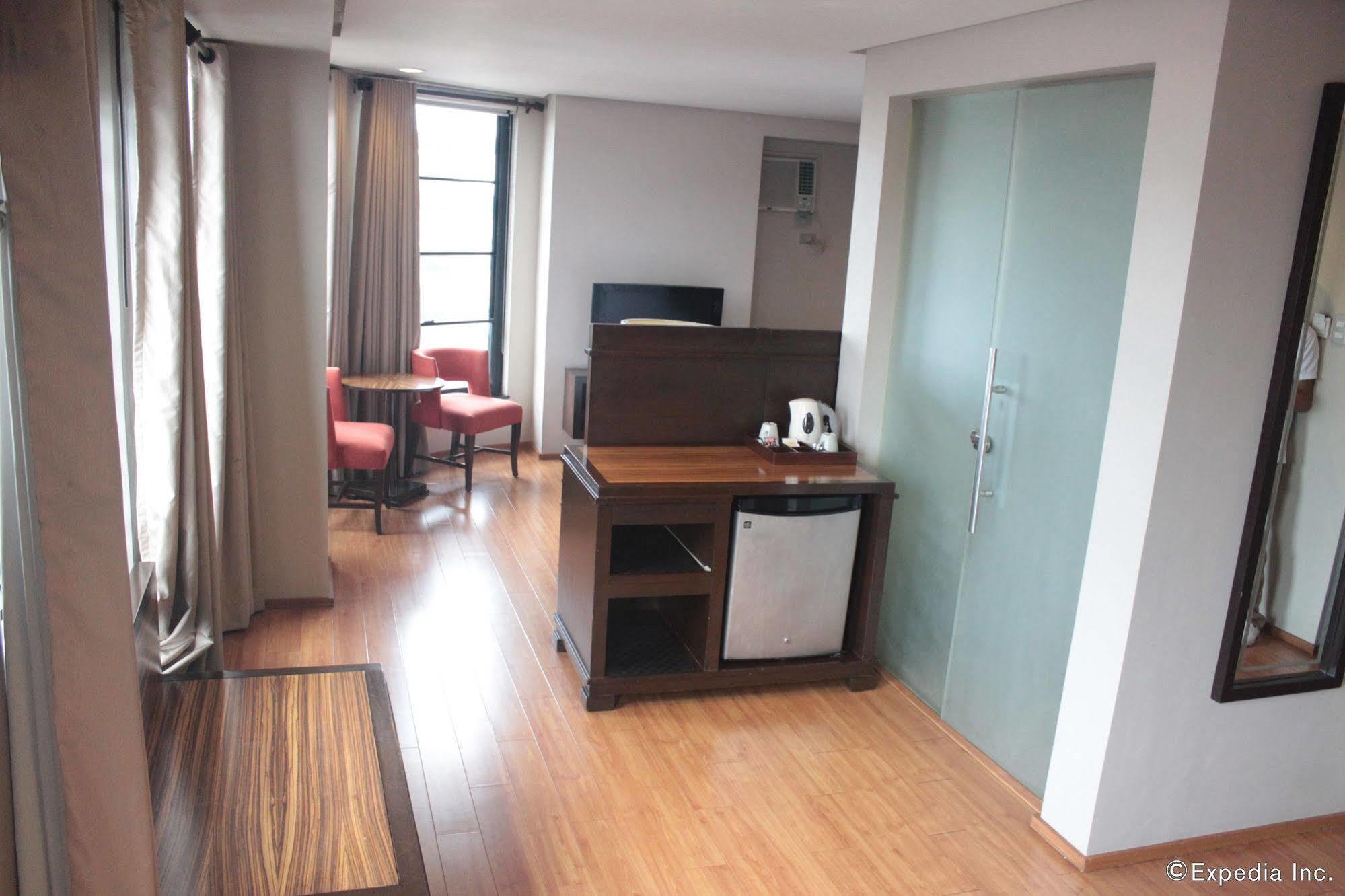 Soleste Suites Quezon City Exterior foto