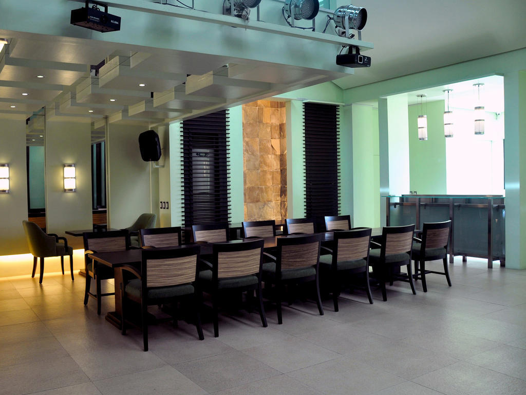 Soleste Suites Quezon City Exterior foto