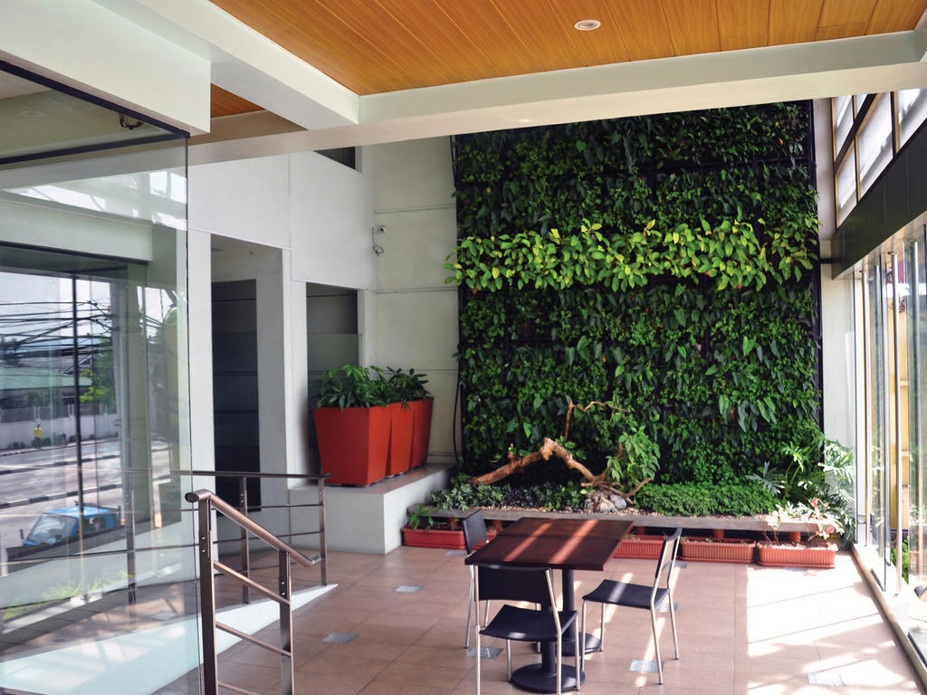 Soleste Suites Quezon City Exterior foto
